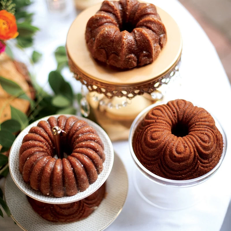 Nordic Ware Gold Cast Aluminum 9 Cup Bundt Quartet Pan 2 Nordic Ware Gold Cast Aluminum 9 Cup Bundt Quartet Pan - Image 2