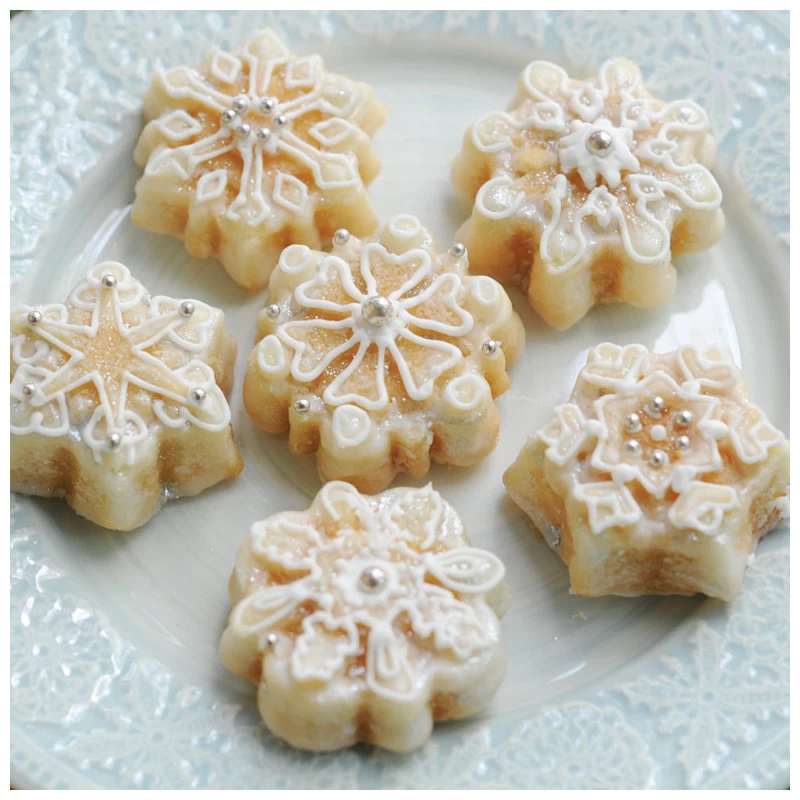 Nordic Ware Cast Aluminum Frozen Snowflake Cakelet Pan 2 Nordic Ware Cast Aluminum Frozen Snowflake Cakelet Pan - Image 2