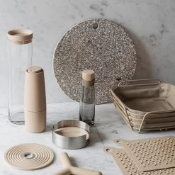 Blomus Splash Water Carafe With Self-Closing Lid, Magnet, Nomad 7 Blomus Splash Water Carafe With Self-Closing Lid, Magnet, Nomad -High End Kitchen b90107370ee25c17 1607 w800 h800 b0 p0