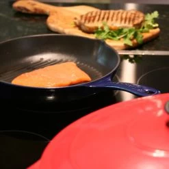 Chasseur 10" Round French Enameled Cast Iron Grill Pan, Red -High End Kitchen c3c1b1d60ba4fa6d 8676 w800 h800 b0 p0